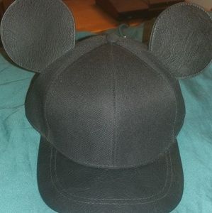 H&M Accessories - Mickey ears snapback🐭 H&M Accessories - Mickey ears snapback🐭